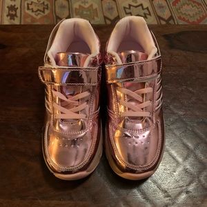 Metallic pink heely’s (not actual brand name), girls size 3.5 (EU 35)